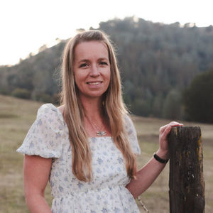 Meet your Posher, Caitlin